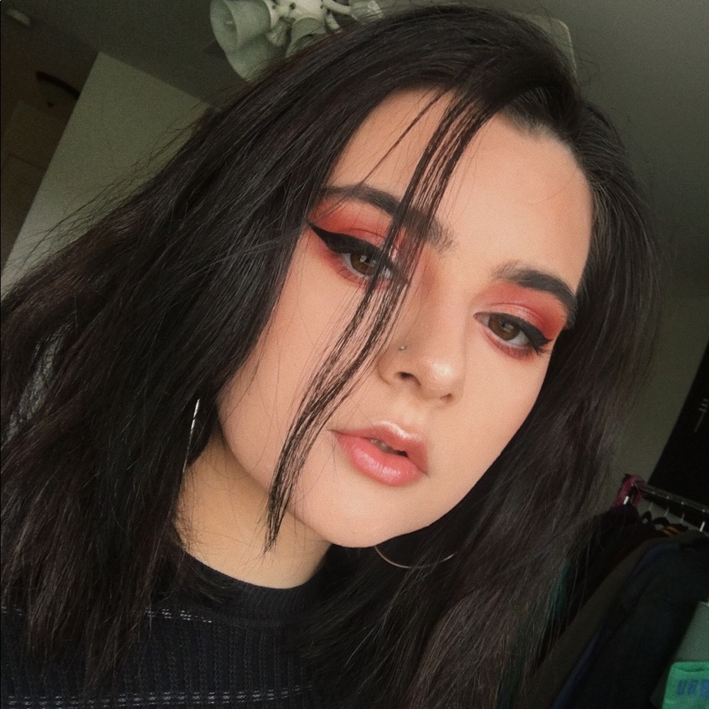 Meet your Posher, Brittney